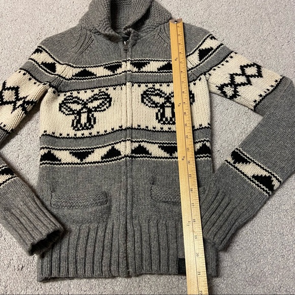 ARITZIA TNA Sea to Sky Cowichan Grey 100% Lambs Wool Sweater Women’s Size XS - Picture 14 of 14